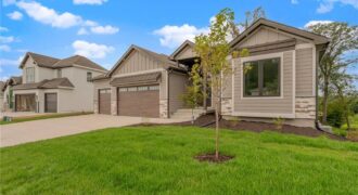 5782 NW Black Oak Court, Parkville, MO 64152