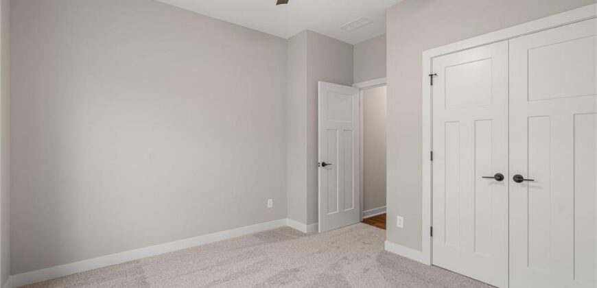 5782 NW Black Oak Court, Parkville, MO 64152