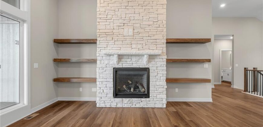 5782 NW Black Oak Court, Parkville, MO 64152