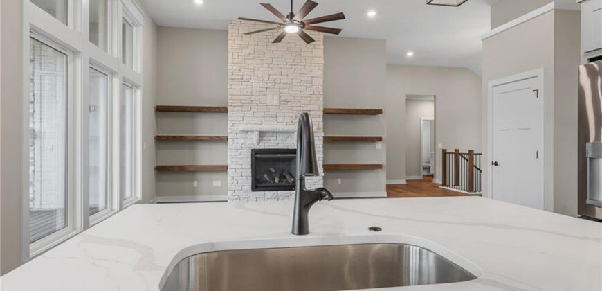 5782 NW Black Oak Court, Parkville, MO 64152