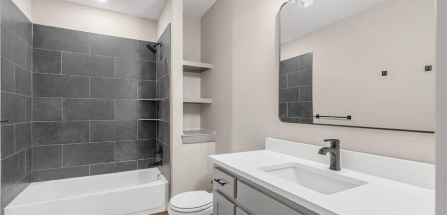 5782 NW Black Oak Court, Parkville, MO 64152