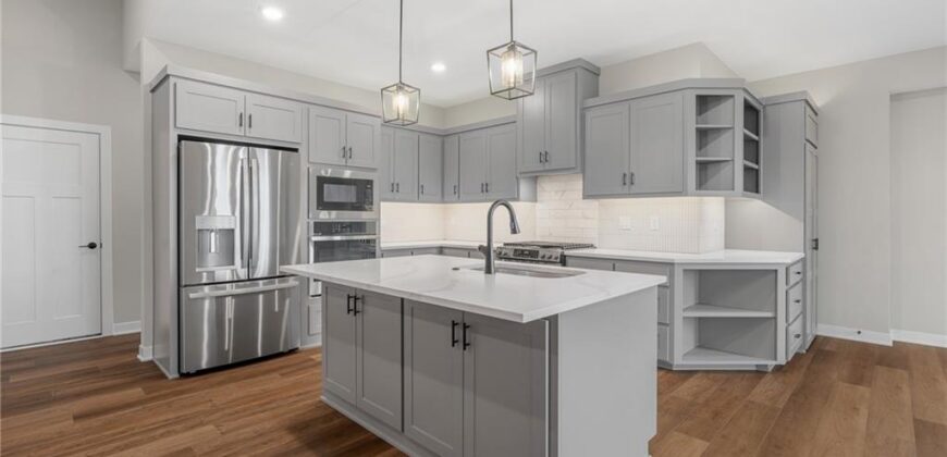 5782 NW Black Oak Court, Parkville, MO 64152