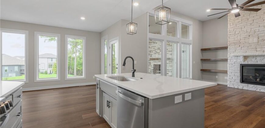 5782 NW Black Oak Court, Parkville, MO 64152