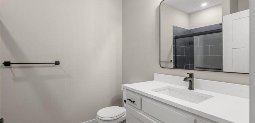 5782 NW Black Oak Court, Parkville, MO 64152