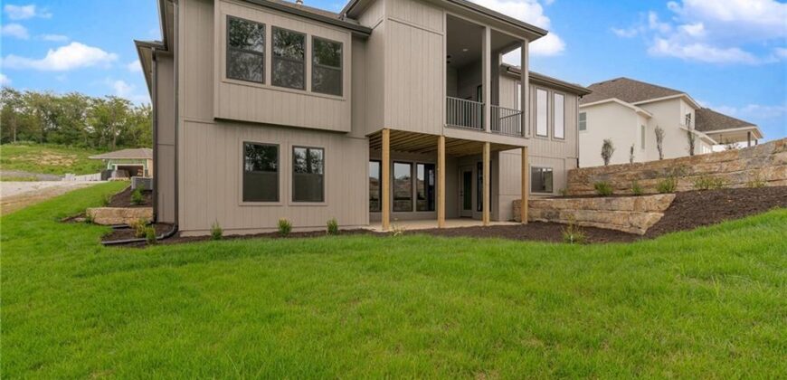 5782 NW Black Oak Court, Parkville, MO 64152