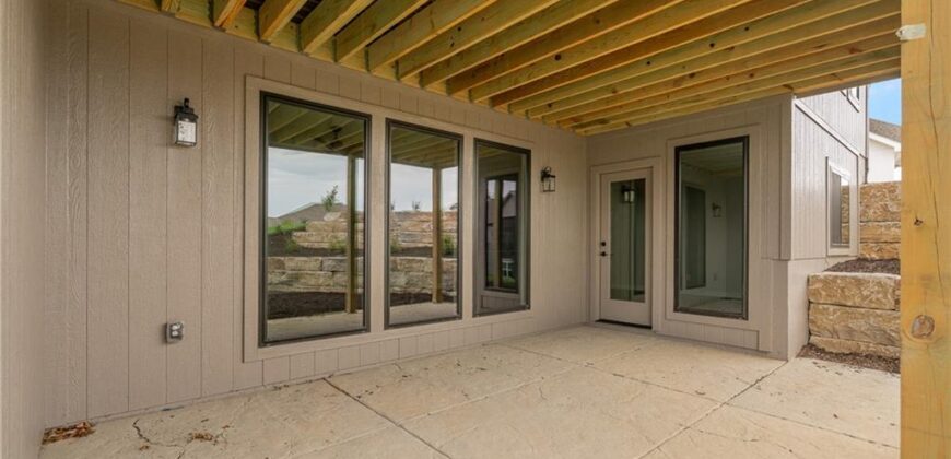 5782 NW Black Oak Court, Parkville, MO 64152