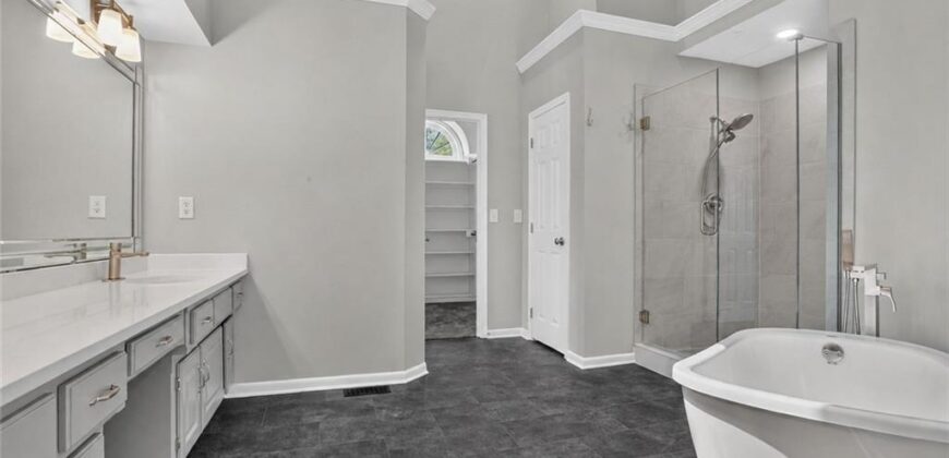 6801 N Quincy Circle, Kansas City, MO 64119