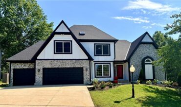 6801 N Quincy Circle, Kansas City, MO 64119