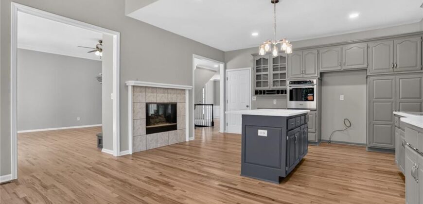 6801 N Quincy Circle, Kansas City, MO 64119