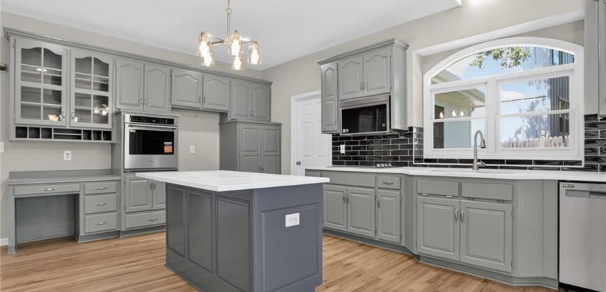 6801 N Quincy Circle, Kansas City, MO 64119
