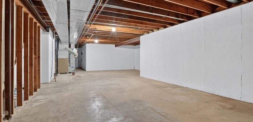 6801 N Quincy Circle, Kansas City, MO 64119