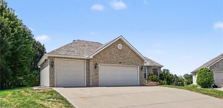 301 Prairie Rose Circle, Smithville, MO 64089