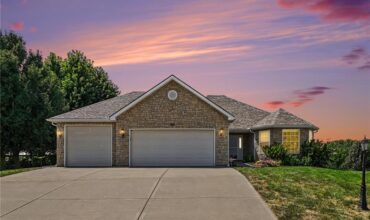 301 Prairie Rose Circle, Smithville, MO 64089
