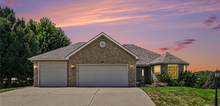 301 Prairie Rose Circle, Smithville, MO 64089