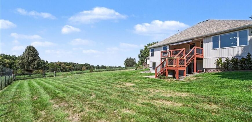 301 Prairie Rose Circle, Smithville, MO 64089