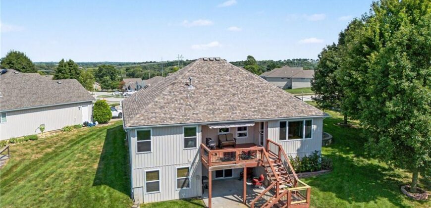 301 Prairie Rose Circle, Smithville, MO 64089