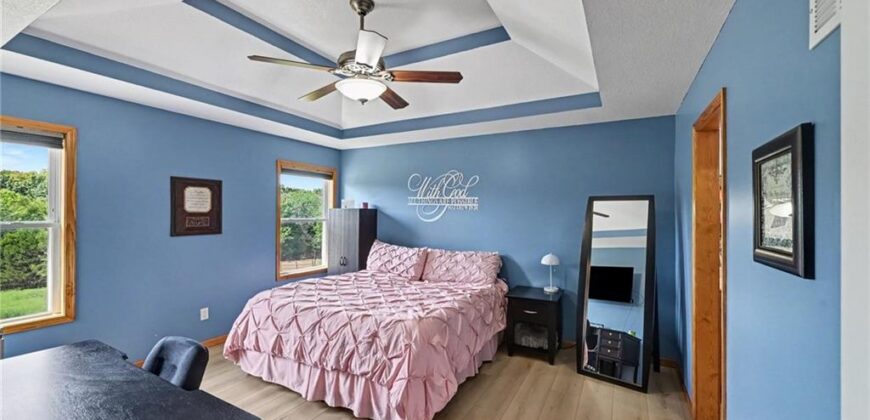 301 Prairie Rose Circle, Smithville, MO 64089