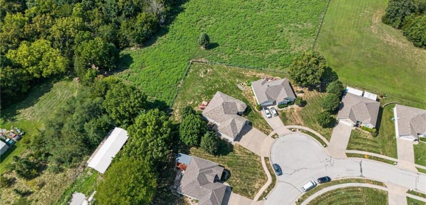 301 Prairie Rose Circle, Smithville, MO 64089