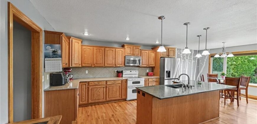 301 Prairie Rose Circle, Smithville, MO 64089