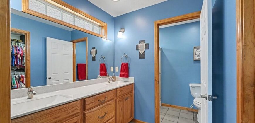 301 Prairie Rose Circle, Smithville, MO 64089