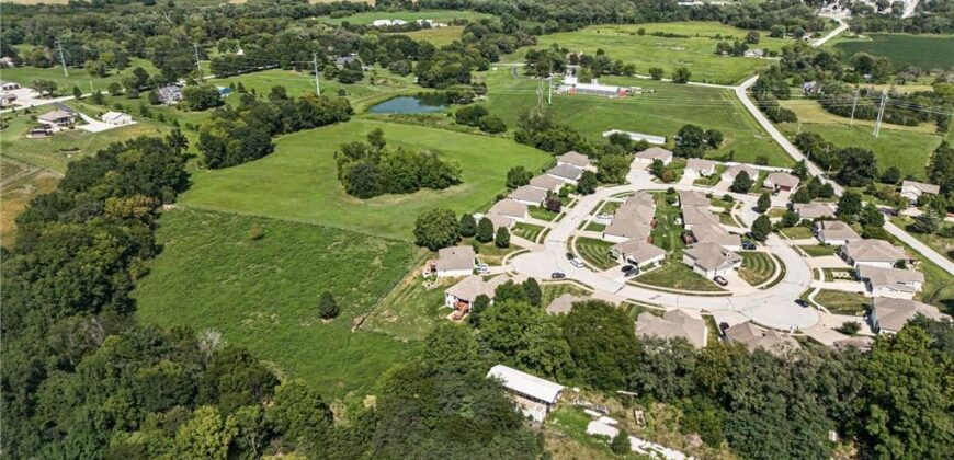 301 Prairie Rose Circle, Smithville, MO 64089