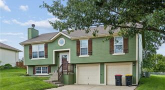 808 Pine Crest Avenue, Kearney, MO 64060