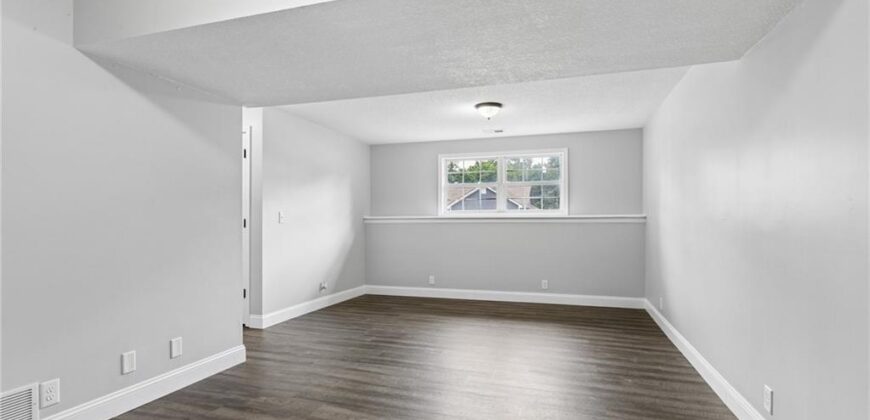 808 Pine Crest Avenue, Kearney, MO 64060
