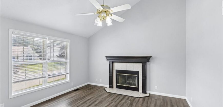 808 Pine Crest Avenue, Kearney, MO 64060