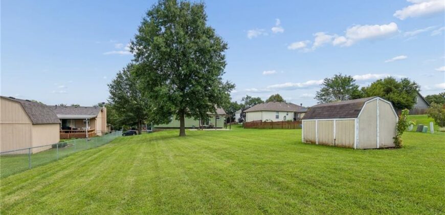 808 Pine Crest Avenue, Kearney, MO 64060
