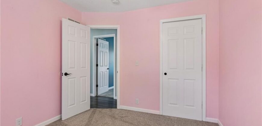 808 Pine Crest Avenue, Kearney, MO 64060
