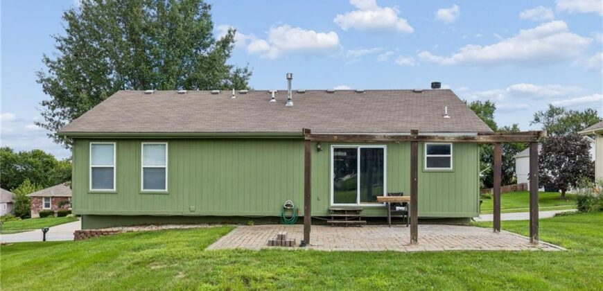 808 Pine Crest Avenue, Kearney, MO 64060