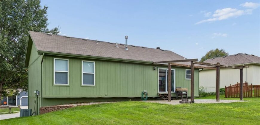 808 Pine Crest Avenue, Kearney, MO 64060