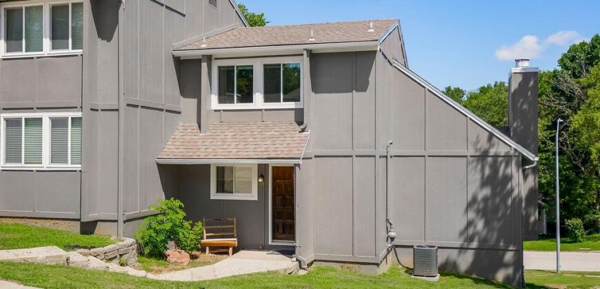1028 NW 70th Court, Kansas City, MO 64118