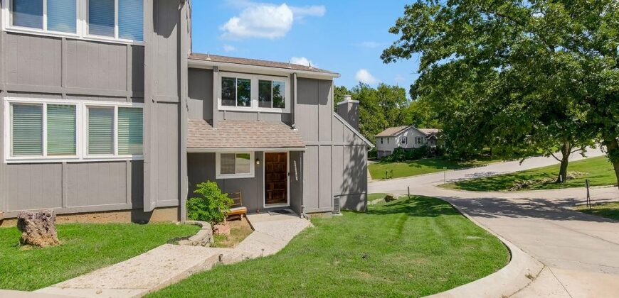 1028 NW 70th Court, Kansas City, MO 64118