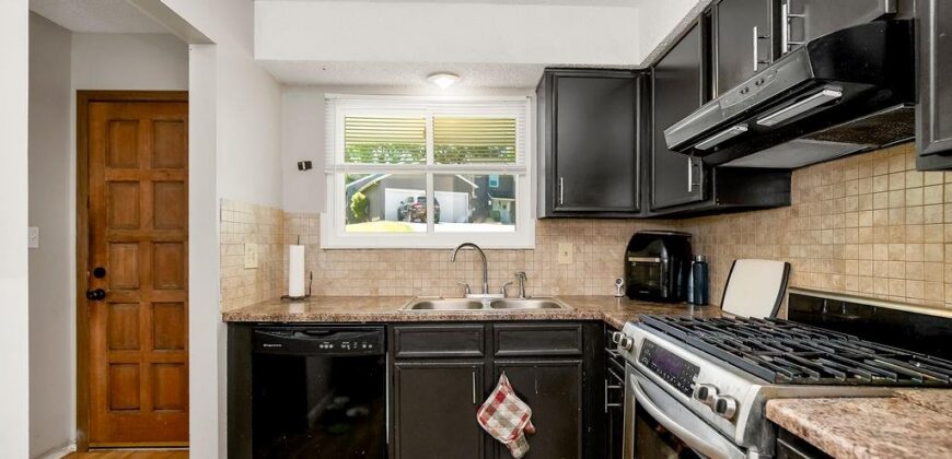 1028 NW 70th Court, Kansas City, MO 64118