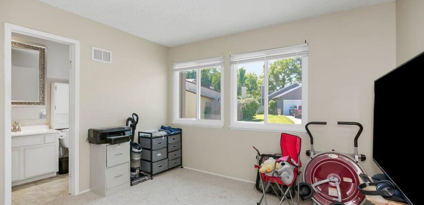 1028 NW 70th Court, Kansas City, MO 64118