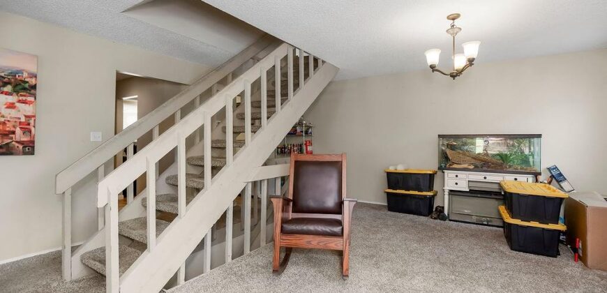 1028 NW 70th Court, Kansas City, MO 64118