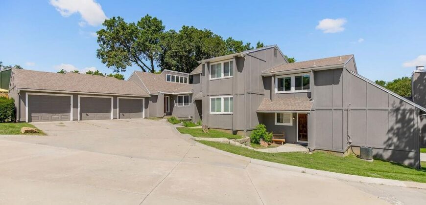 1028 NW 70th Court, Kansas City, MO 64118