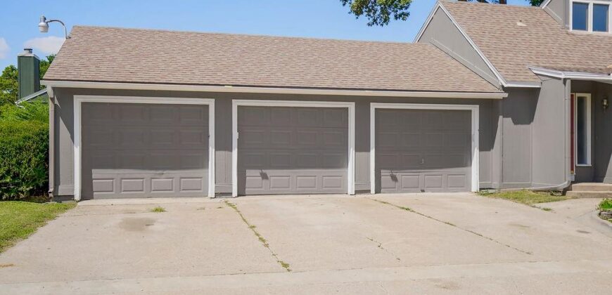 1028 NW 70th Court, Kansas City, MO 64118