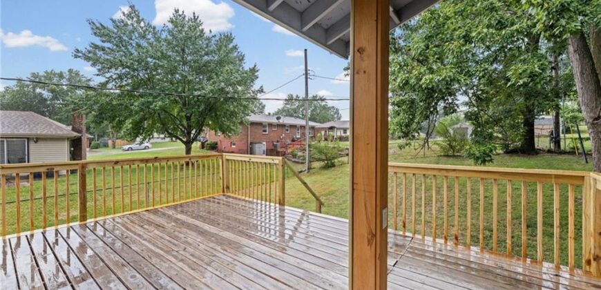 7302 N Woodland Avenue, Gladstone, MO 64118