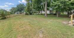 7302 N Woodland Avenue, Gladstone, MO 64118