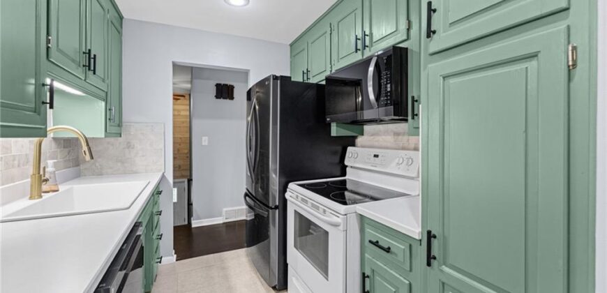7302 N Woodland Avenue, Gladstone, MO 64118