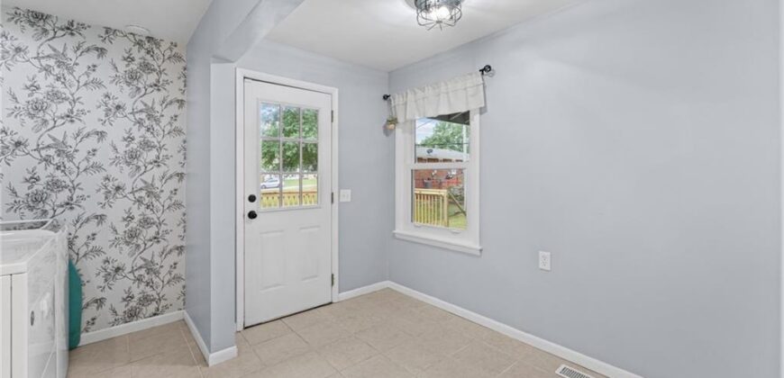 7302 N Woodland Avenue, Gladstone, MO 64118