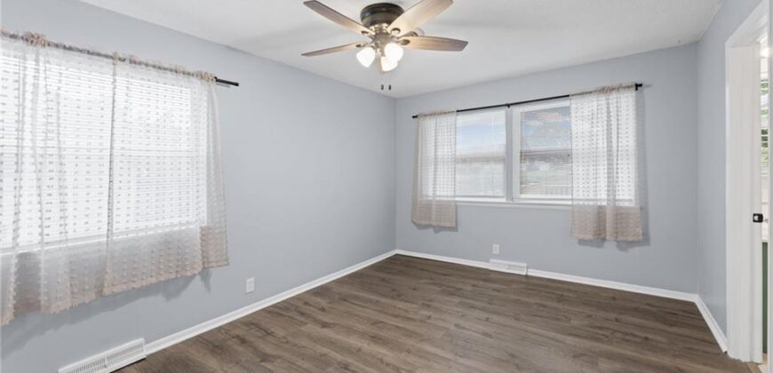 7302 N Woodland Avenue, Gladstone, MO 64118