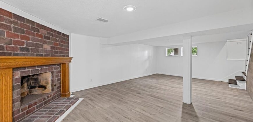 7302 N Woodland Avenue, Gladstone, MO 64118