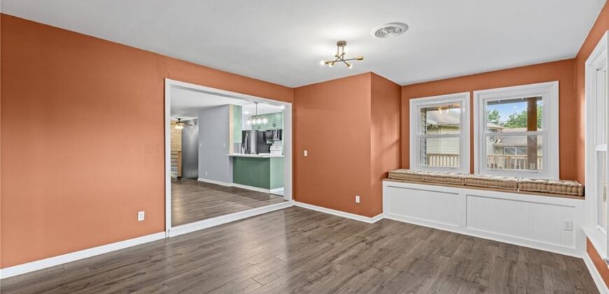 7302 N Woodland Avenue, Gladstone, MO 64118