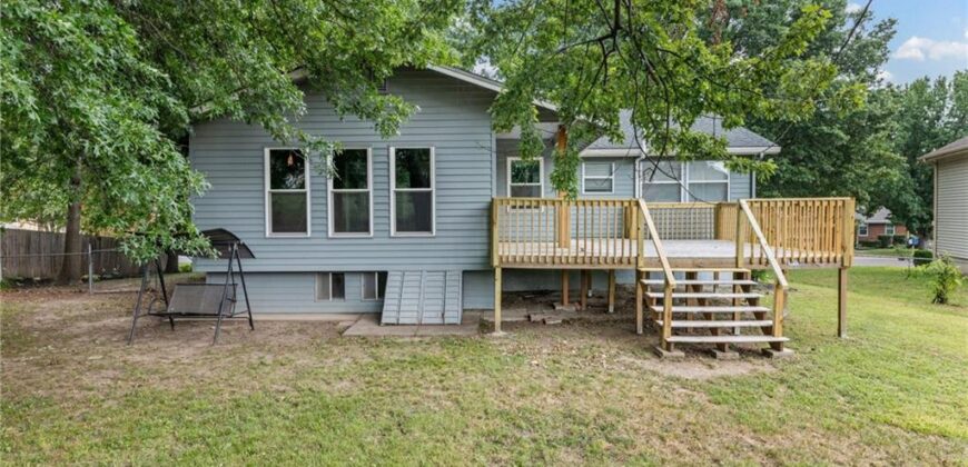 7302 N Woodland Avenue, Gladstone, MO 64118