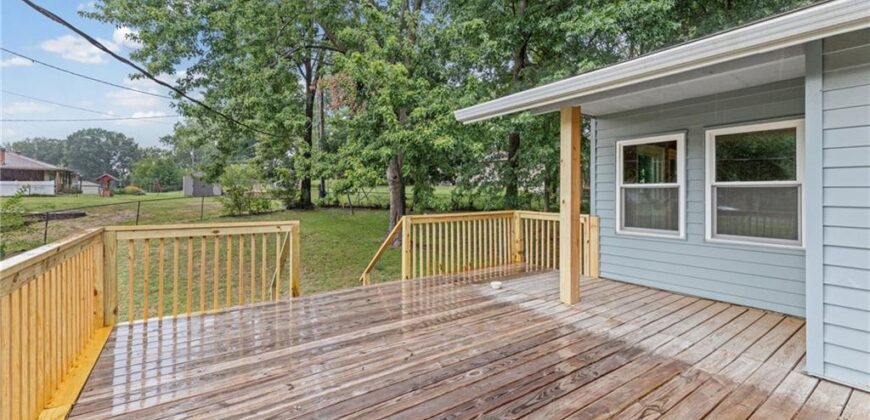 7302 N Woodland Avenue, Gladstone, MO 64118