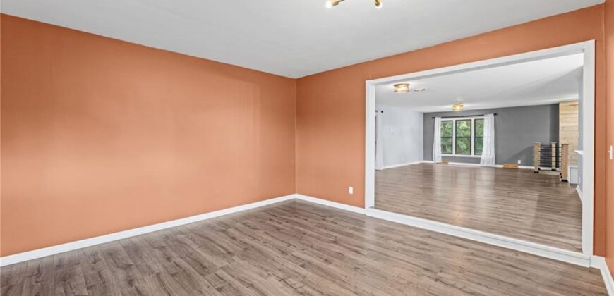 7302 N Woodland Avenue, Gladstone, MO 64118