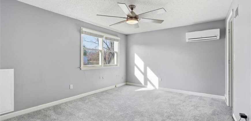 1038 N Woodland Court, Kansas City, MO 64118